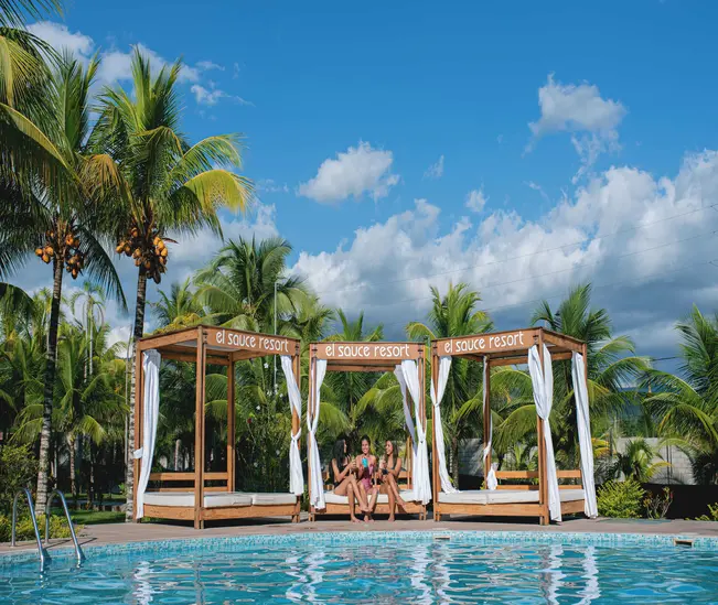 ✨ Vive un Fin de Año Inolvidable en Tarapoto – El Sauce Resort ✨